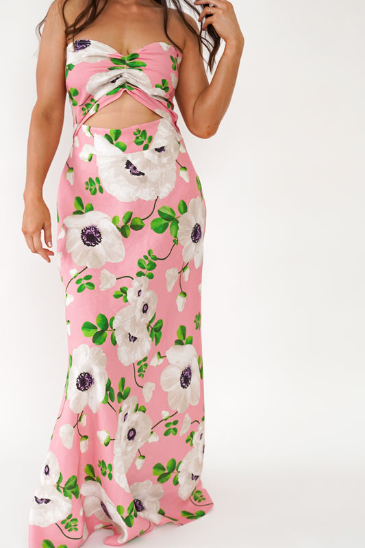 100percent Australian design linen fabric that brings any outfit design to life.